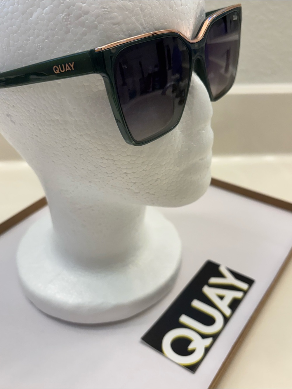 Quay Level Up Oversized Square Sunglasses Green Plastic Frame Gray Polarized - Picture 12 of 13